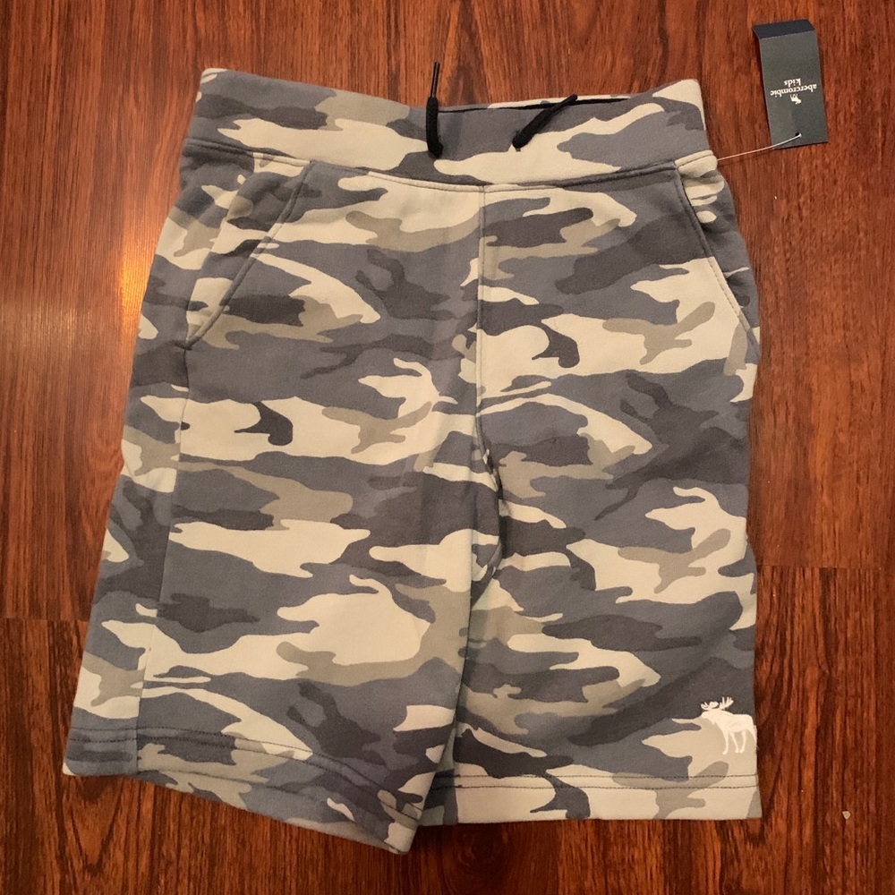 Abercrombie kids camo shorts